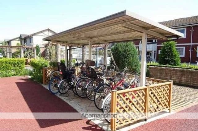 ＲＯＹＡＬ　ＧＡＲＤＥＮ　ＣＡＳＡＨＡＲＡ[3LDK/79.07m2]の駐車場1