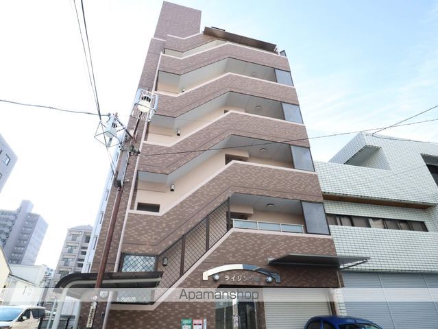 ライジング泉の外観写真
