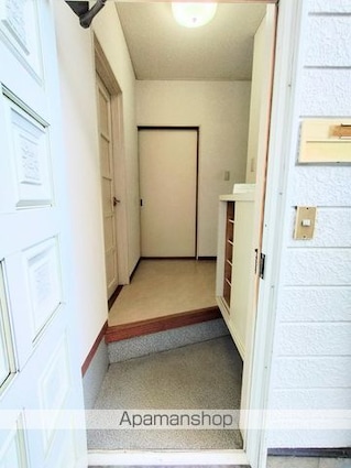 ホワイティー沙羅Ｂ棟[2DK/47m2]の玄関