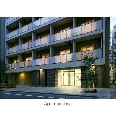 コンフォリア新宿御苑IIの玄関写真
