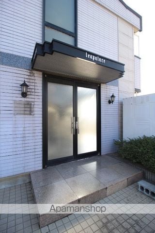 パレスTAKENAMIの玄関写真