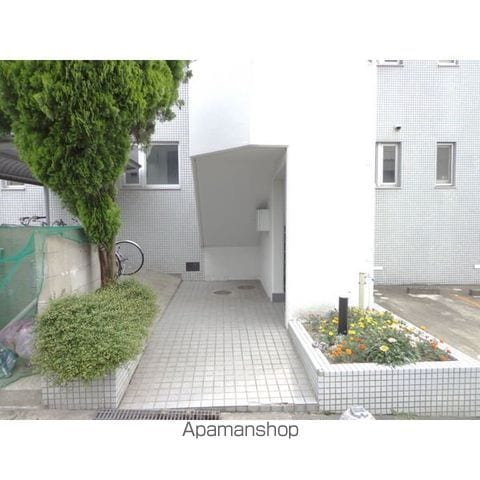 シャトー新樹の玄関写真