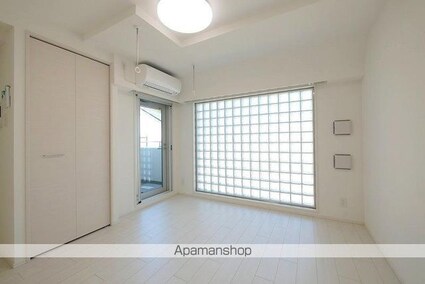 ＰＲＥＭＩＵＭ　ＣＵＢＥ　新宿中井[1R/25.65m2]のリビング・居間