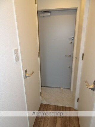 東京都中野区中央１丁目[1DK/28.44m2]の玄関