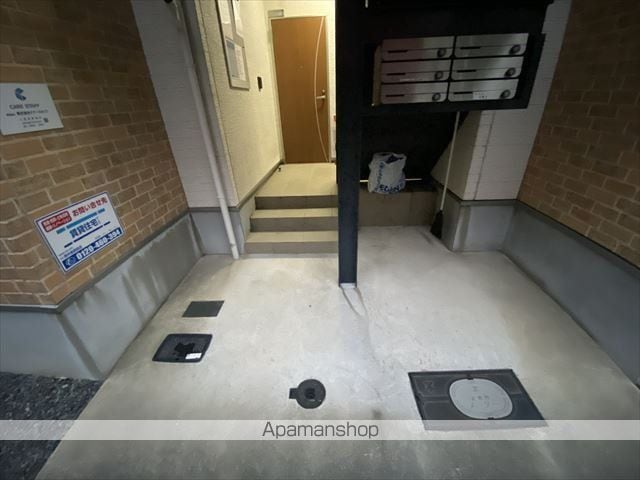 レジア三津屋南の玄関写真