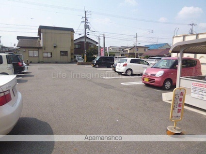 メゾン・ド・フラン[1R/42.38m2]の駐車場1