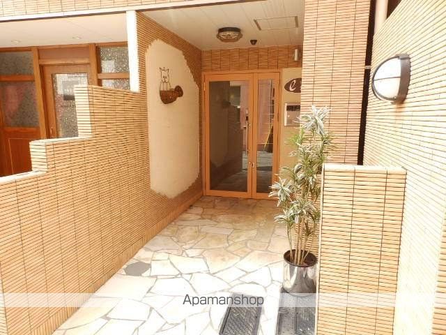 名古屋市東山線 池下駅 徒歩2分 4階建 築20年の玄関写真
