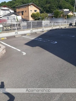 オーヴ　幸　ⅱ[1K/36.28m2]の駐車場
