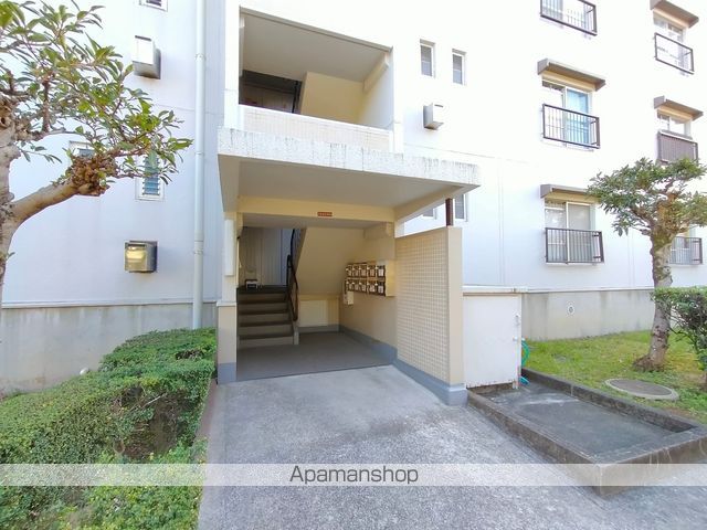 富田第二住宅71号棟の玄関写真