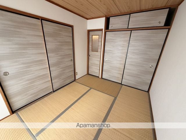 郡津金森マンションの内装写真