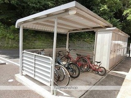 ラグジュアリー・コート[2LDK/57.63m2]の共用部1