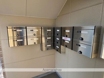 プティスール空港通り　[1LDK/36m2]の共用部1