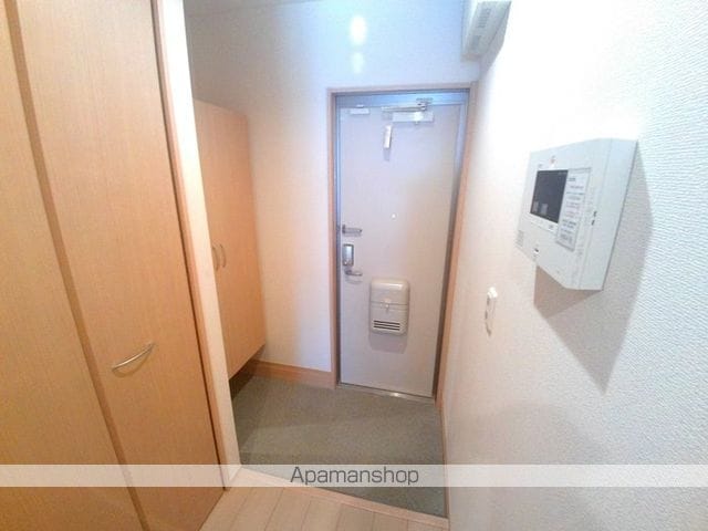 スリーエイト治の内装写真