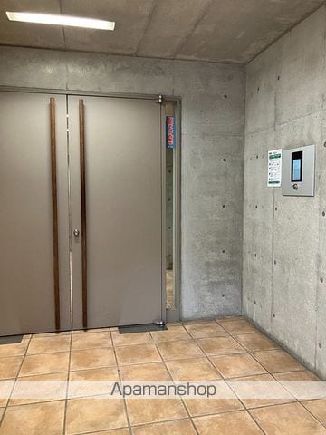ラティエラ祐天寺の玄関写真