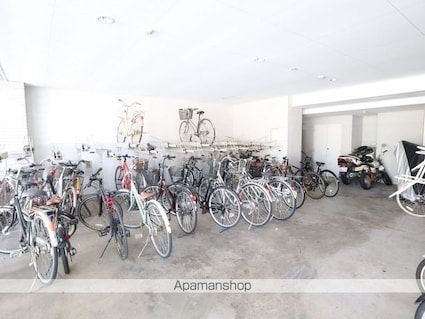 愛知県名古屋市千種区今池５丁目[1R/24.9m2]の駐車場2