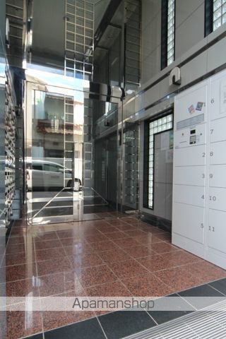 アクセスコート箕面の玄関写真