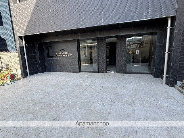 エスリード新大阪アヴァンの玄関写真