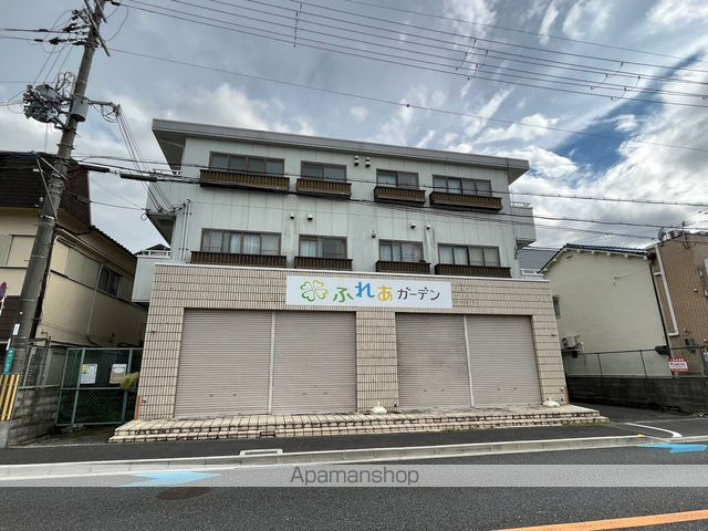平成マンションの外観写真