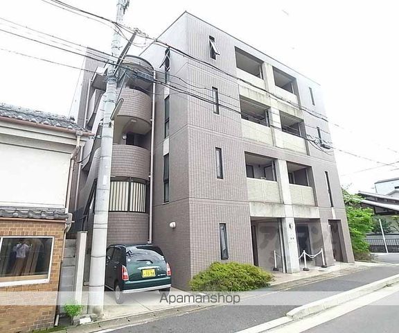 レザンス高縄の外観写真