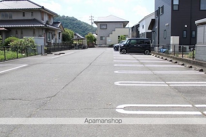 サニー　ヴィオラ[1DK/40.57m2]の駐車場3