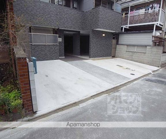 フラッティ龍大前の外観写真