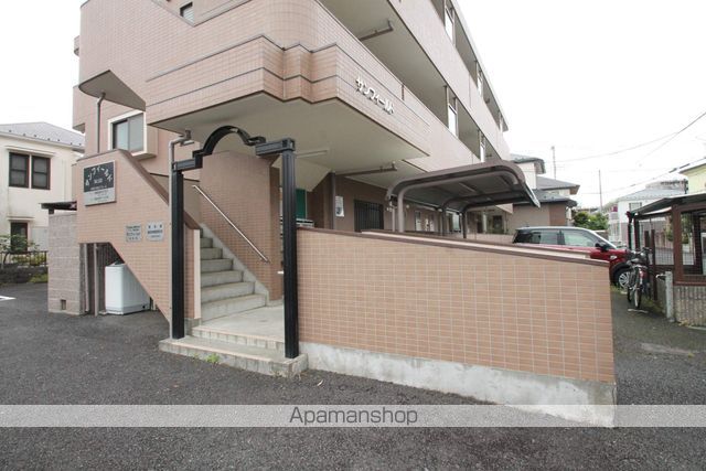 サンフィールドマンションの玄関写真