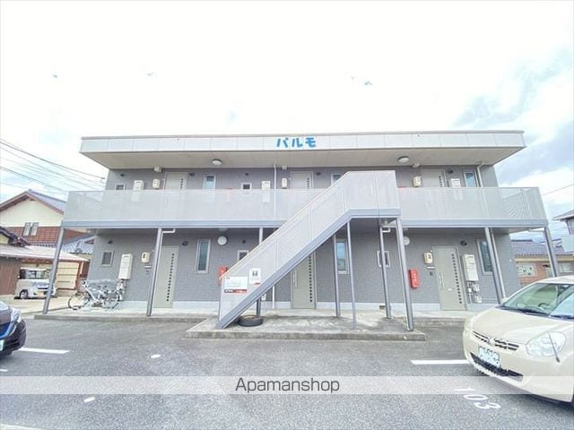 米子市 2階建 築24年の外観写真