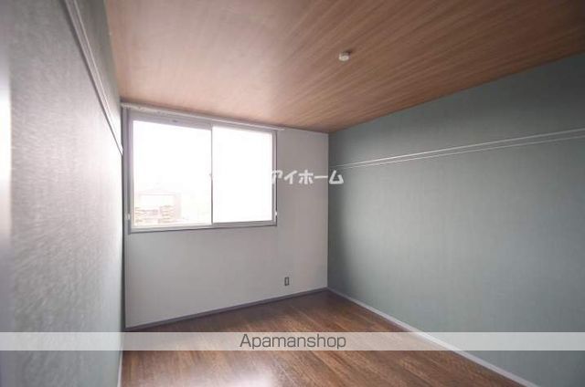 RE APARTMENTの内装写真