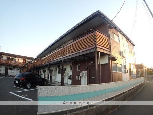 交詢ハイツの外観写真