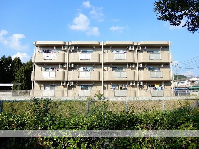 ヒルズ西伊敷B棟の外観写真