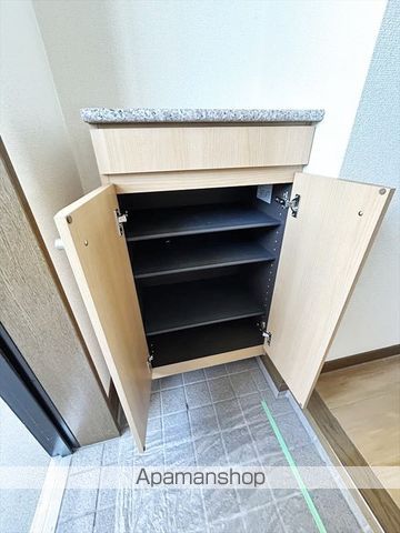 DEMAINの内装写真