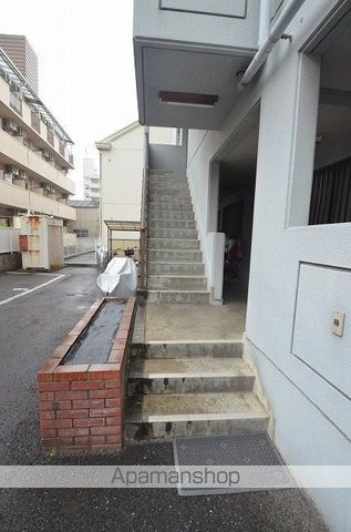 第3山下ビルの玄関写真