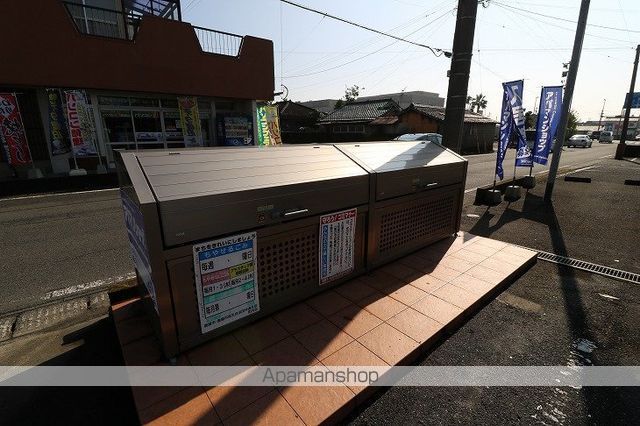 アークガーデンA棟の玄関写真
