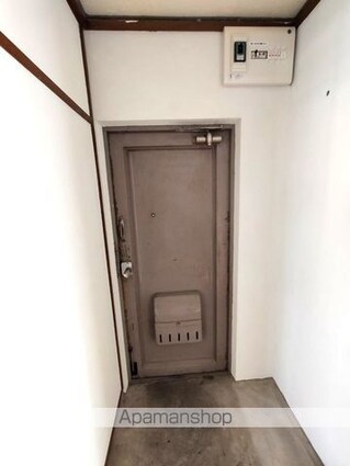 メゾン青葉台５号棟[3K/38.96m2]の玄関
