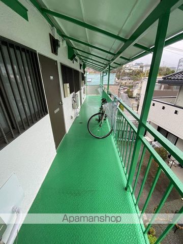 小田急電鉄小田原線 東海大学前駅 徒歩8分 2階建 築46年の玄関写真