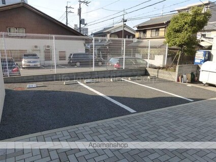 エリーフラッツ京町[1K/31.68m2]の駐車場2
