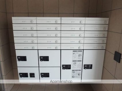 クレドール南川添[1LDK/50.2m2]のエントランス