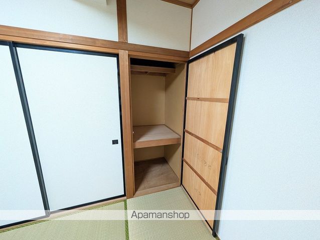 マンションパレロワイヤルの内装写真