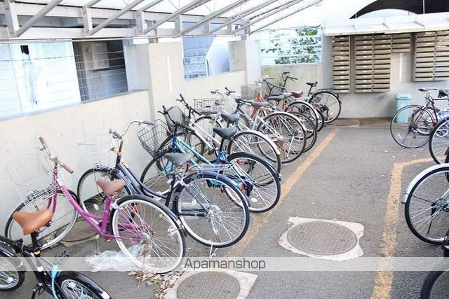 【世田谷区上祖師谷のマンションの写真】