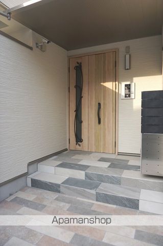 クリエオーレ元町の玄関写真