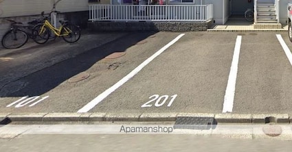 和歌山県和歌山市井辺[2K/47.16m2]の駐車場
