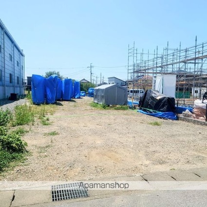 レモングラス[1LDK/47.81m2]の駐車場1