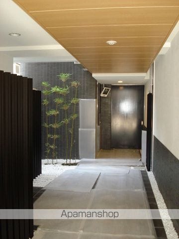 ソシオ心斎橋の玄関写真