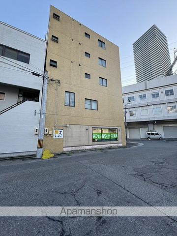 山崎マンションの外観写真