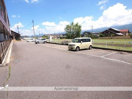 Ｌｉｍｐｉａベルフラワー藤森[1LDK/48.6m2]の駐車場1