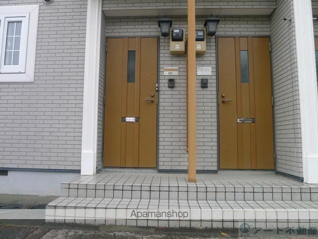 クレメント余戸Aの玄関写真