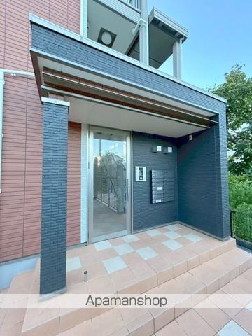 TEA TREEの玄関写真