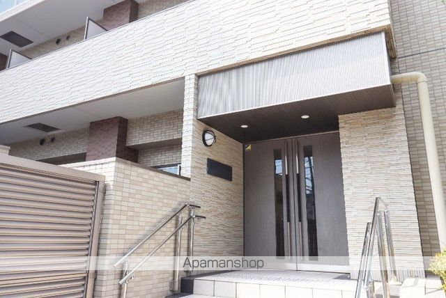 グランフォース西川口の玄関写真
