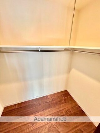 プラウドタワー名古屋伏見[1LDK/46.79m2]の収納