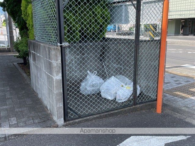 レオパレスサニーコートの玄関写真